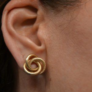 Vintage 14K gold KNOT post earrings 2.26g with backs